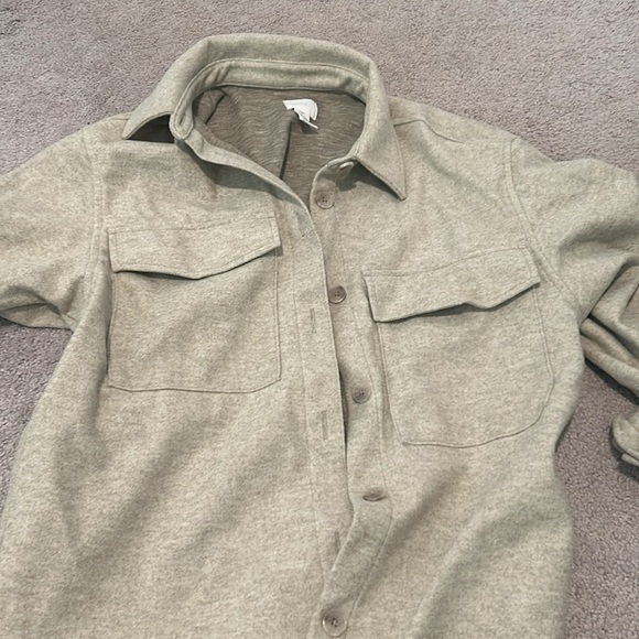 NWOT H&M shacket - Picture 3 of 3